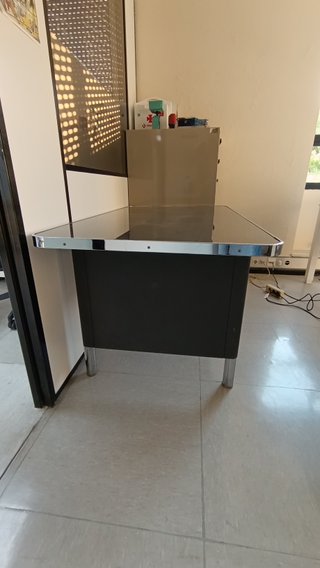 Mesa de despacho metal y cristal