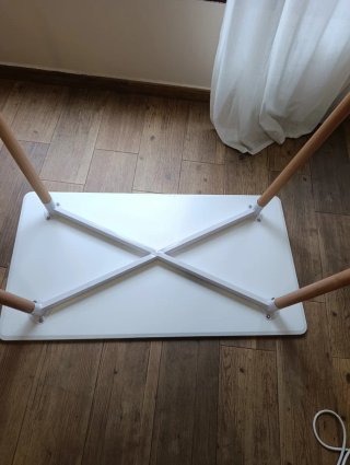 Mesa de comedor blanca