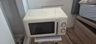 Microondas blanco retro