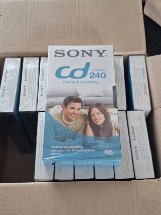 ​Caja Lote Cintas VHS Vírgenes SONY E-240CDF
