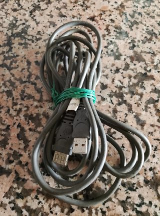 Cables y cargadores varios