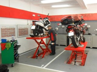 Traspaso de taller de motos en San Sebastián