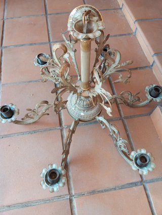 Lámpara antigua de metal de forja de 6 brazos