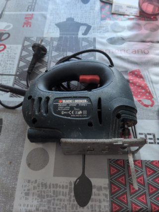 Caladora Black & Decker CD301 370W
