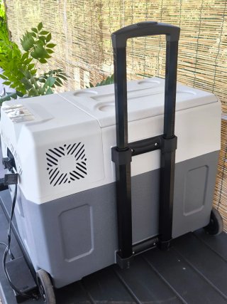 Alquiler Nevera 12v/220v compresor