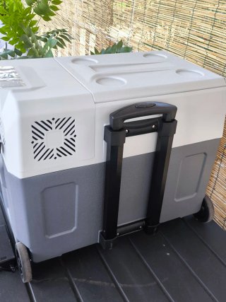 Alquiler Nevera 12v/220v compresor