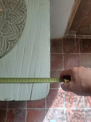 Mesa rústica de madera maciza