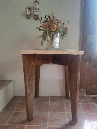 Mesa rústica de madera maciza