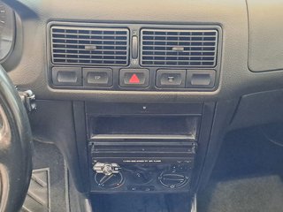 Volkswagen Golf 2003