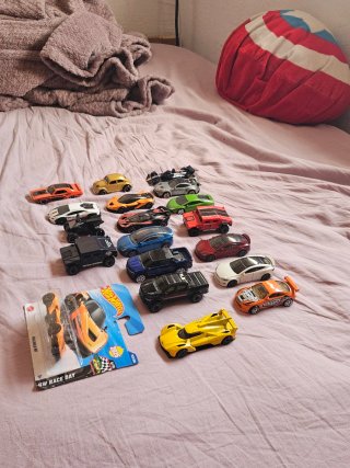 Cohes de juguete  hot wheels.