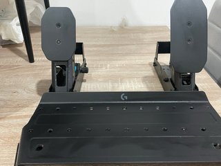 Volante Logitech G RS50 + Pedales RS