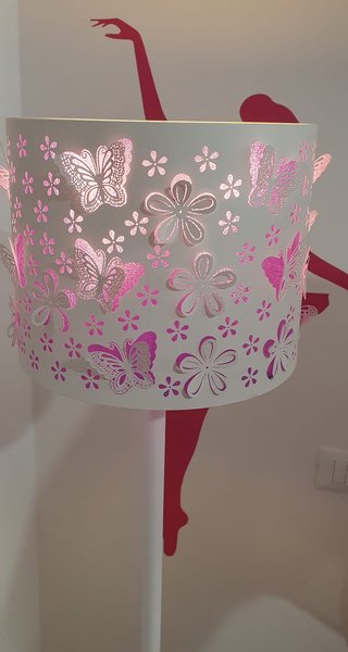 Lampadario cameretta farfalle e fiori viola