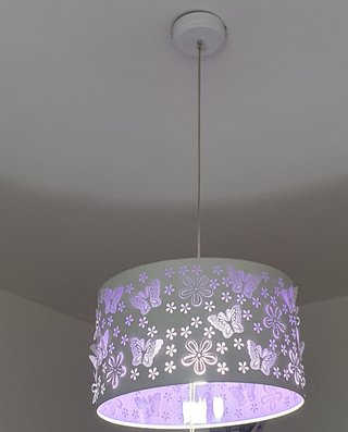 Lampadario cameretta farfalle e fiori viola