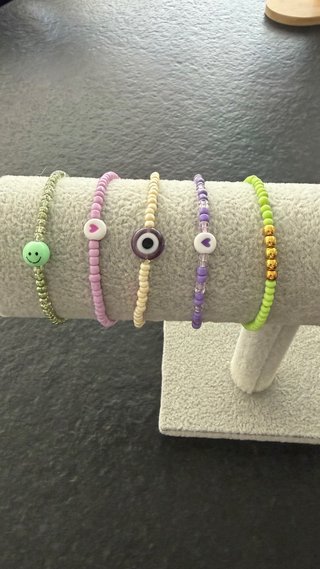 10 Pulseras Hechas a Mano