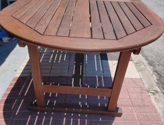 Mesa de jardín ovalada de madera