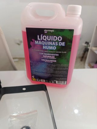 Máquina de Humo F400 + Líquido