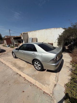 Despiece Lexus IS200 2001