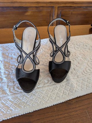 Sandali neri raso tacco a spillo di 13 cm