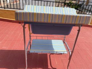 Cambiador y bañera para bebé