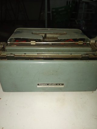 Máquina de escribir Olivetti Studio 44