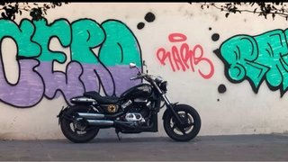 Honda VF750C Magna Negra