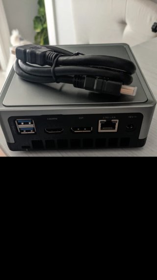 Mini PC Minisforum UM700