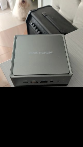 Mini PC Minisforum UM700