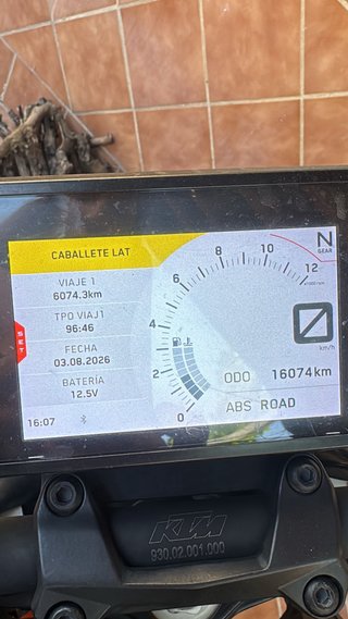 KTM Duke 125 - 2023 - Negra/Naranja
