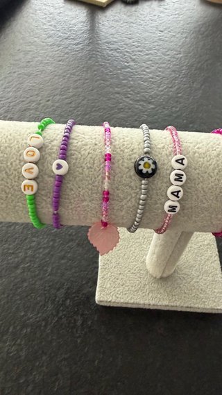 10 Pulseras Hechas a Mano