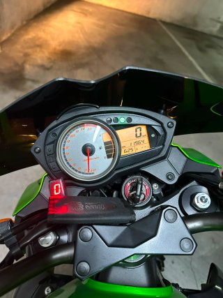Kawasaki Z750 Naked 12.000 kms