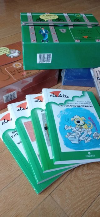 Colección de 14 libros infantiles en 3 estuches
