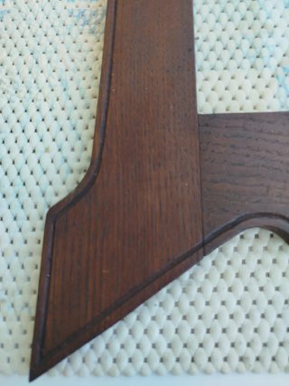 Marco de madera antiguo tallado
