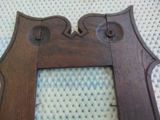 Marco de madera antiguo tallado