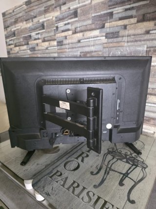 TV 30 con soporte pared y mando