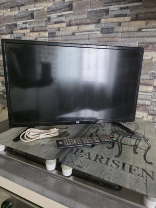 TV 30 con soporte pared y mando
