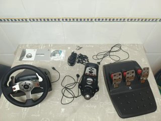 Volante Logitech G25 con Pedales y Palanca