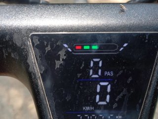 Bicicleta eléctrica naranja.E MOTORAD.