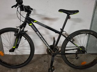 Bicicleta Rockrider Negra y Verde