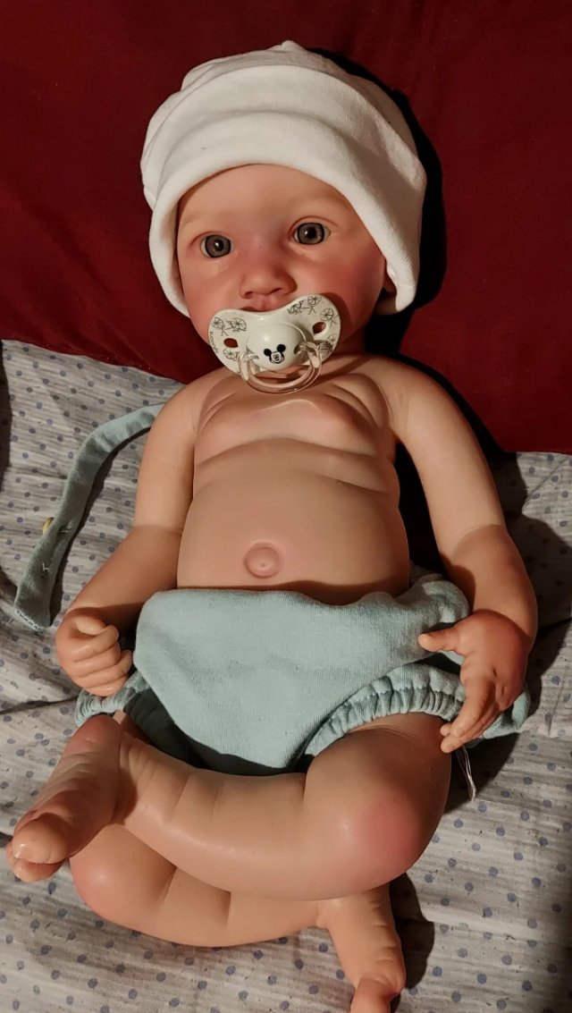 Preciosa bebé silicona 45cm calva niña