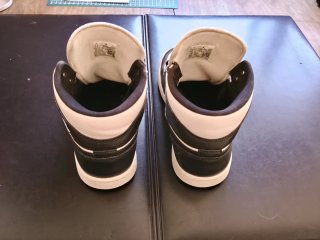 Zapatillas Jordan Air Negras y Blancas