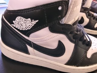 Zapatillas Jordan Air Negras y Blancas