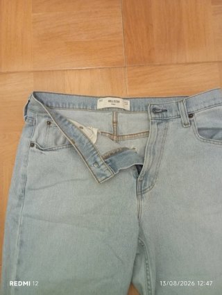 Pantalón vaquero Hollister azul claro