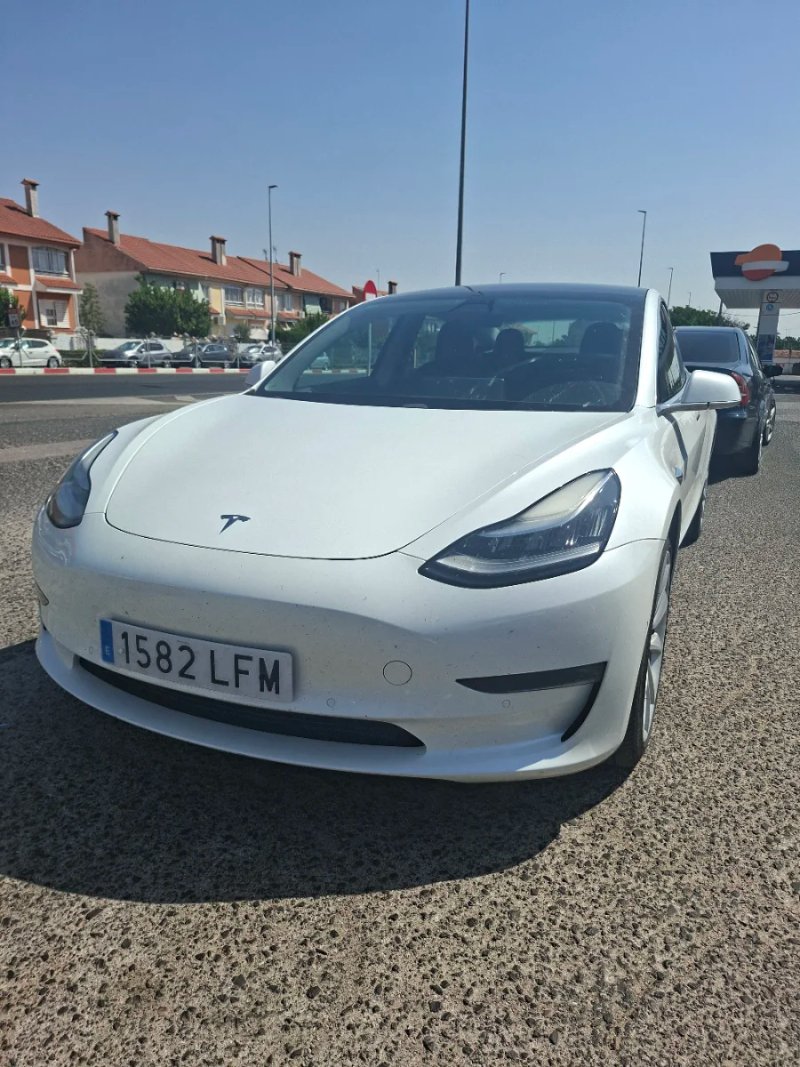Tesla Model 3 2020 - foto 1