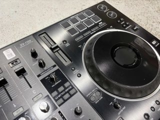 Pioneer DJ XDJ-XZ + Bag + Decksaver