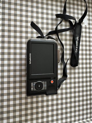 Cámara Olympus SP-600UZ + Funda