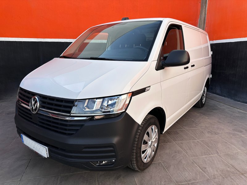 Volkswagen Transporter 6.1 Furgón Batalla Corta 2.0 TDI 2021
