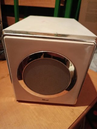 Altavoz Trust Beige y Plateado