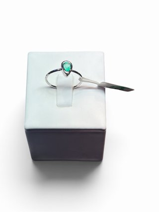 Anillo Oro Blanco 18k Esmeralda