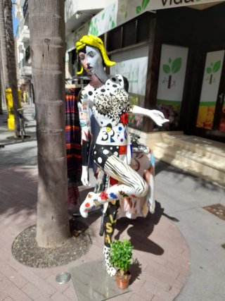 Maniquí Artístico Pop Único