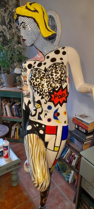 Maniquí Artístico Pop Único